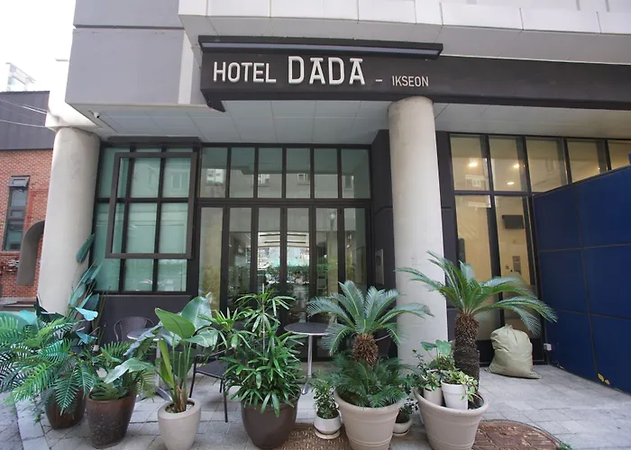 Dada Gyeongbokgung Hotel 2*